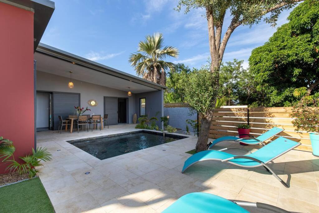 Villa Benjoin St-Pierre Piscine Chauffee Et Mer Saint Pierre Exterior photo