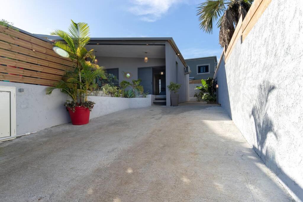 Villa Benjoin St-Pierre Piscine Chauffee Et Mer Saint Pierre Exterior photo